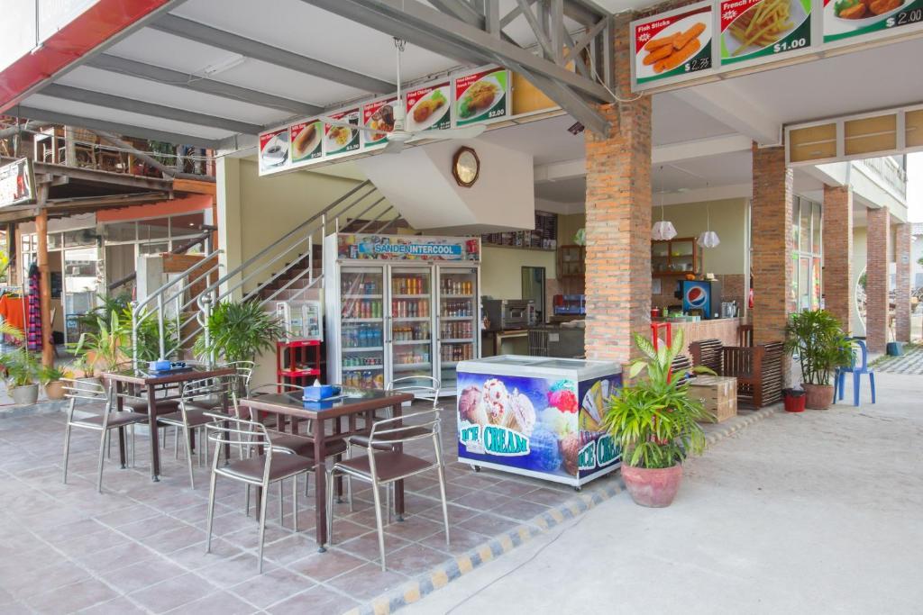 Sakal Guesthouse Restaurant & Bar Sihanoukville Dış mekan fotoğraf